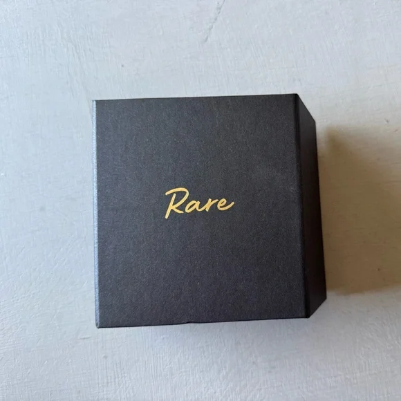 NWT Rare Beauty Rare EDP with PR Collectible Box - Picture 5 of 7